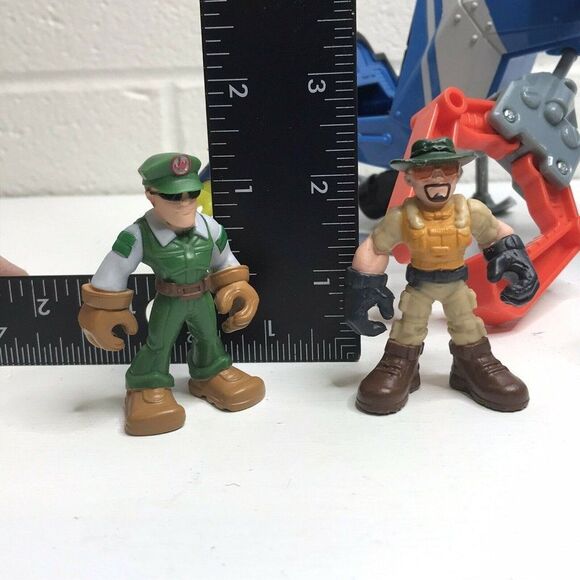 Playskool HeroesToys Jurassic World Dino Tracker Helicopter and Action Figures - Picture 4 of 12